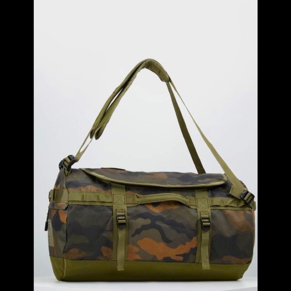 ✴️✴️ SOLD ✴️✴️ TNF Base Camp” Duffel Bag - Picture 3 of 8